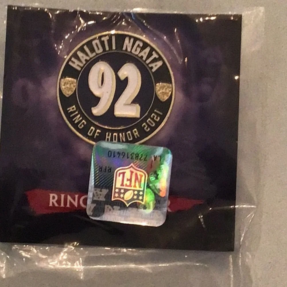 Baltimore ravens NFL HALOTI NGATA memorabilia 92 Commemorative Pin